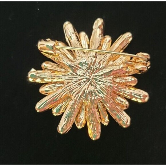 Gray Flower And Bee Enameled Brooch 1.5" Diameter - Picture 4 of 4